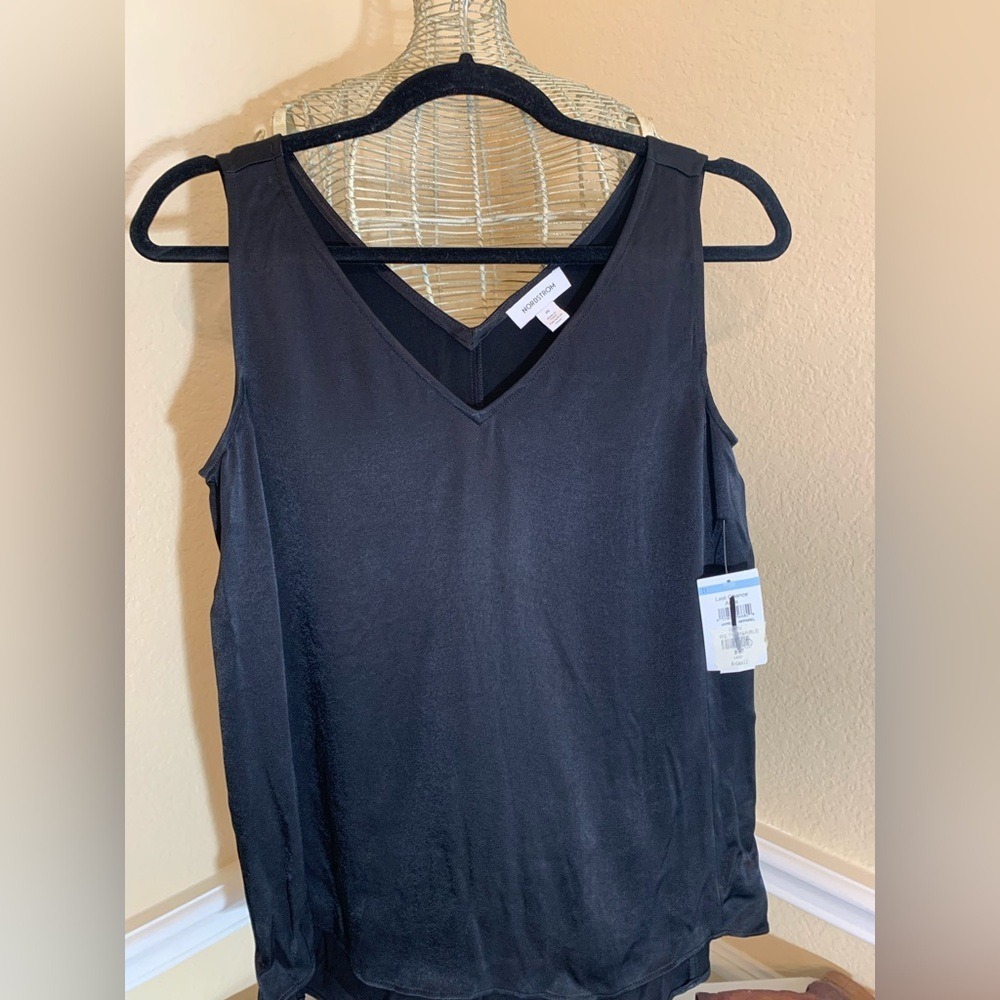Nordstrom Black V-Neck Tank Top‎